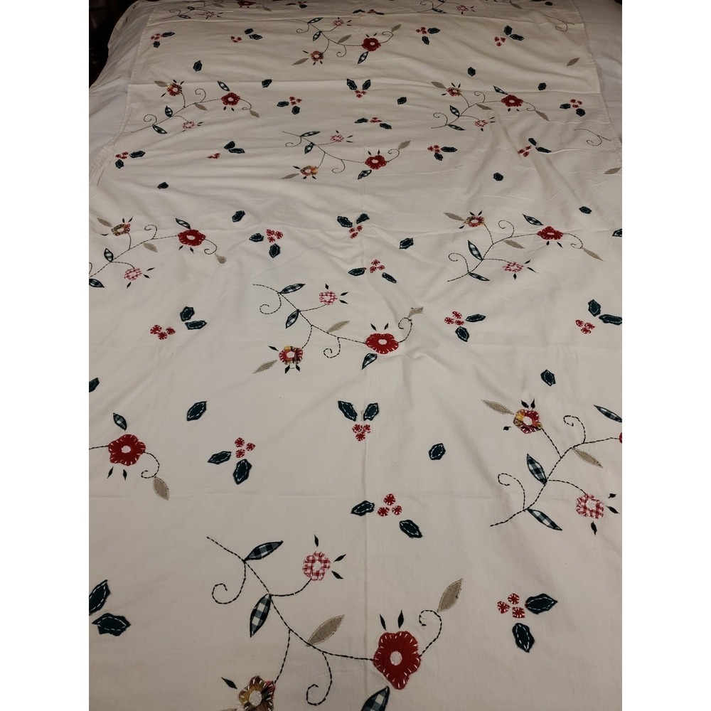 Vtg Christmas Hand appliqued & Embroid Holly On Cotton 42x80" Tablecloth